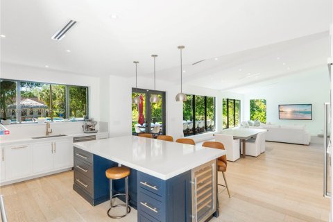 Casa en venta en Plantation, Florida, 4 dormitorios, 412.49 m2 № 1986803 - foto 3