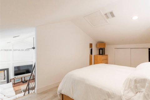 Casa en venta en Plantation, Florida, 4 dormitorios, 412.49 m2 № 1986803 - foto 17