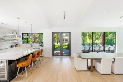 Casa en venta en Plantation, Florida, 4 dormitorios, 412.49 m2 № 1986803 - foto 1