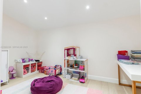 Casa en venta en Plantation, Florida, 4 dormitorios, 412.49 m2 № 1986803 - foto 28