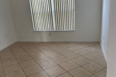 House in Homestead, Florida 4 bedrooms, 117.06 sq.m. № 2193063 - photo 5