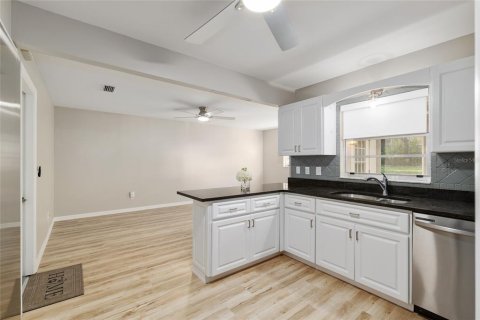 Villa ou maison à vendre à Ocala, Floride: 2 chambres, 130.9 m2 № 1719369 - photo 12