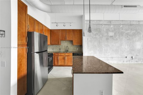 Condominio en venta en Miami, Florida, 1 dormitorio, 67.17 m2 № 1768905 - foto 2