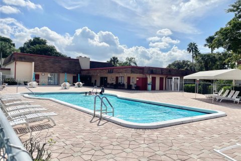 Condo in Margate, Florida, 2 bedrooms  № 1830710 - photo 14