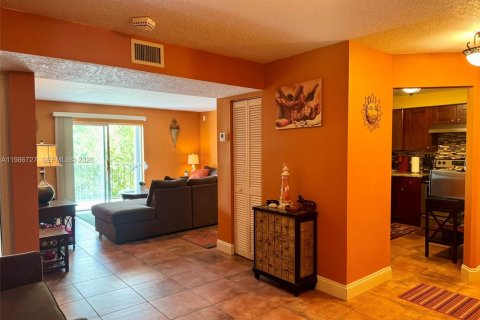 Condo in Fort Lauderdale, Florida, 2 bedrooms  № 2255150 - photo 5