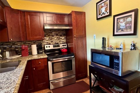 Condo in Fort Lauderdale, Florida, 2 bedrooms  № 2255150 - photo 10