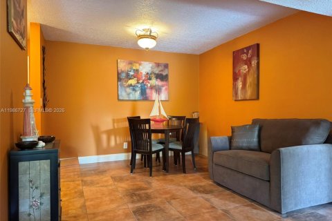 Condo in Fort Lauderdale, Florida, 2 bedrooms  № 2255150 - photo 6