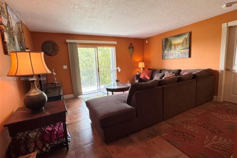 Condo in Fort Lauderdale, Florida, 2 bedrooms  № 2255150 - photo 3