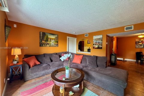 Condo in Fort Lauderdale, Florida, 2 bedrooms  № 2255150 - photo 4