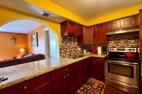 Condo in Fort Lauderdale, Florida, 2 bedrooms  № 2255150 - photo 8