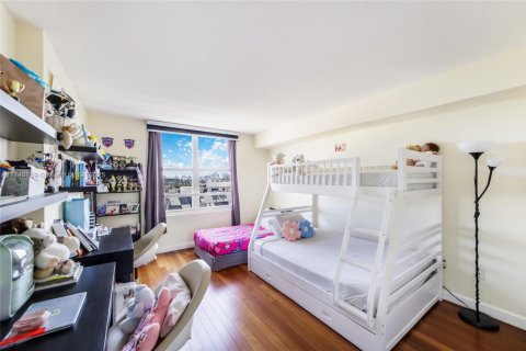 Copropriété à vendre à Miami Beach, Floride: 2 chambres, 117.99 m2 № 1812285 - photo 2