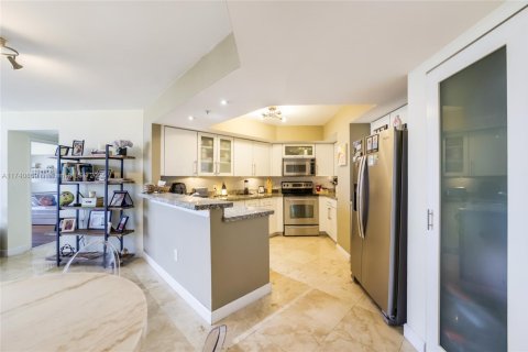 Copropriété à vendre à Miami Beach, Floride: 2 chambres, 117.99 m2 № 1812285 - photo 13