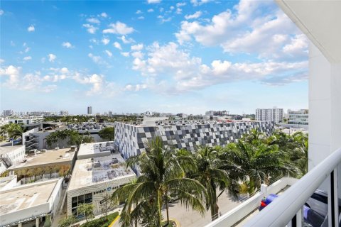 Copropriété à vendre à Miami Beach, Floride: 2 chambres, 117.99 m2 № 1812285 - photo 22