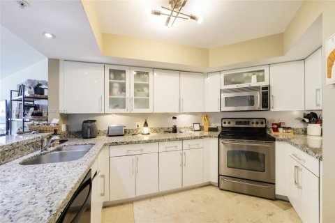 Copropriété à vendre à Miami Beach, Floride: 2 chambres, 117.99 m2 № 1812285 - photo 14