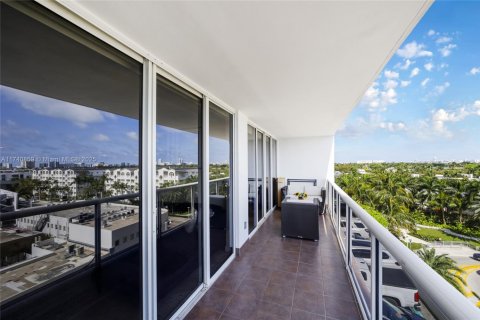 Copropriété à vendre à Miami Beach, Floride: 2 chambres, 117.99 m2 № 1812285 - photo 20