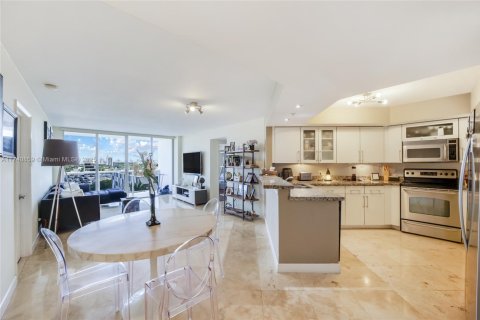 Copropriété à vendre à Miami Beach, Floride: 2 chambres, 117.99 m2 № 1812285 - photo 17