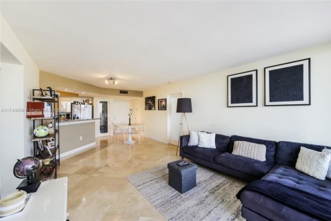 Copropriété à vendre à Miami Beach, Floride: 2 chambres, 117.99 m2 № 1812285 - photo 18