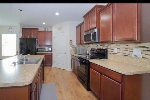 House in Kissimmee, Florida 4 bedrooms, 166.11 sq.m. № 1810987 - photo 3