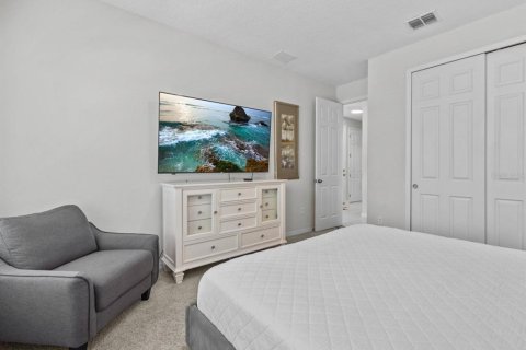 Casa en venta en Kissimmee, Florida, 7 dormitorios, 328.22 m2 № 1734018 - foto 9