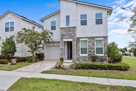 Casa en venta en Kissimmee, Florida, 7 dormitorios, 328.22 m2 № 1734018 - foto 3