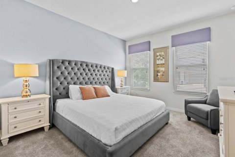 Casa en venta en Kissimmee, Florida, 7 dormitorios, 328.22 m2 № 1734018 - foto 8