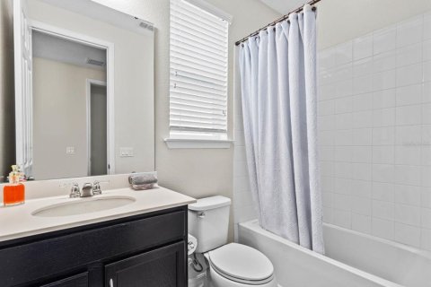 Casa en venta en Kissimmee, Florida, 7 dormitorios, 328.22 m2 № 1734018 - foto 24