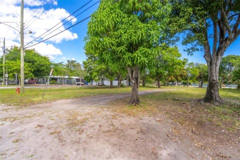 Land in Pompano Beach, Florida № 2027178 - photo 3