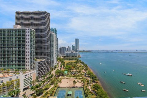 Condo in Miami, Florida, 2 bedrooms  № 1832307 - photo 3