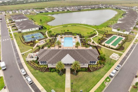 Villa ou maison à louer à Kissimmee, Floride: 2 chambres, 146.69 m2 № 2229133 - photo 6