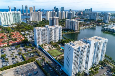 Copropriété à vendre à Aventura, Floride: 2 chambres, 198.07 m2 № 2249108 - photo 2