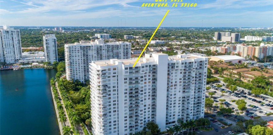 Condo à Aventura, Floride, 2 chambres № 2249108