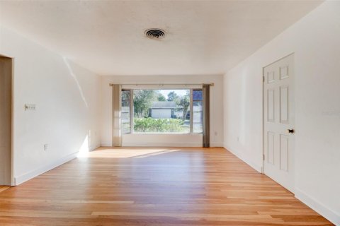 Купить виллу или дом в Деланд, Флорида 6 комнат, 167.41м2, № 1899677 - фото 9