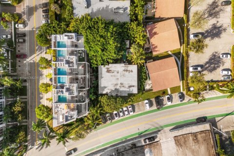 Commercial property in Bay Harbor Islands, Florida № 1859608 - photo 25
