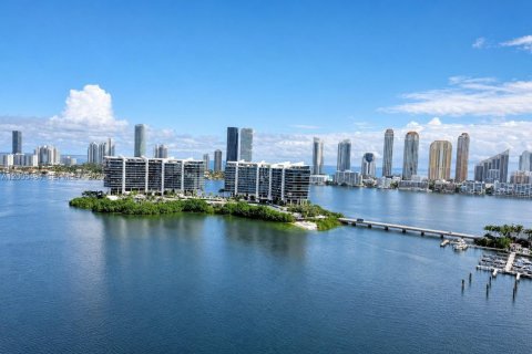 Condominio en Aventura, Florida, 3 dormitorios № 2089952