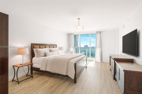 Condominio en venta en Aventura, Florida, 3 dormitorios, 304.16 m2 № 2089952 - foto 15