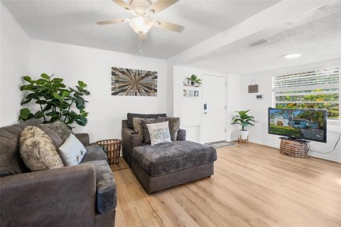 Villa ou maison à vendre à Port Richey, Floride: 2 chambres, 66.89 m2 № 1783223 - photo 9