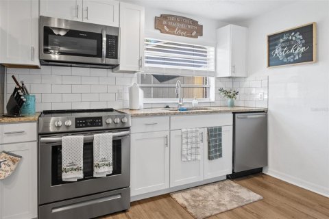 Villa ou maison à vendre à Port Richey, Floride: 2 chambres, 66.89 m2 № 1783223 - photo 12