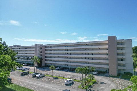 Copropriété à vendre à Pembroke Pines, Floride: 1 chambre, 74.32 m2 № 2250341 - photo 24