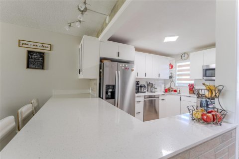 Condominio en Pembroke Pines, Florida, 1 dormitorio № 2250341