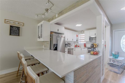 Copropriété à vendre à Pembroke Pines, Floride: 1 chambre, 74.32 m2 № 2250341 - photo 9