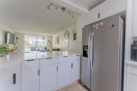 Copropriété à vendre à Pembroke Pines, Floride: 1 chambre, 74.32 m2 № 2250341 - photo 7