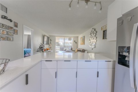 Copropriété à vendre à Pembroke Pines, Floride: 1 chambre, 74.32 m2 № 2250341 - photo 8