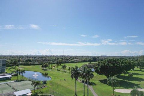Copropriété à vendre à Pembroke Pines, Floride: 1 chambre, 74.32 m2 № 2250341 - photo 29