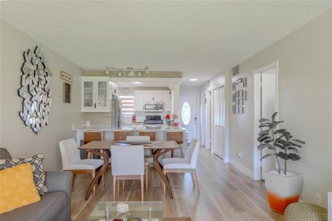 Copropriété à vendre à Pembroke Pines, Floride: 1 chambre, 74.32 m2 № 2250341 - photo 17