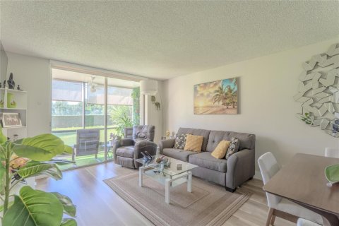 Copropriété à vendre à Pembroke Pines, Floride: 1 chambre, 74.32 m2 № 2250341 - photo 11