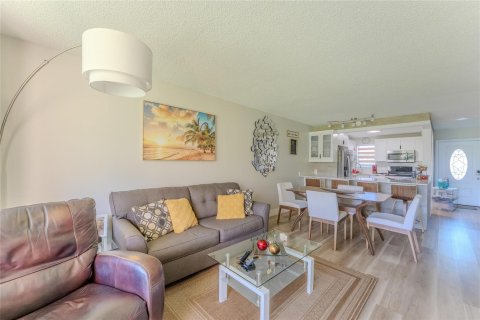 Copropriété à vendre à Pembroke Pines, Floride: 1 chambre, 74.32 m2 № 2250341 - photo 14