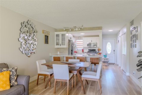 Copropriété à vendre à Pembroke Pines, Floride: 1 chambre, 74.32 m2 № 2250341 - photo 16