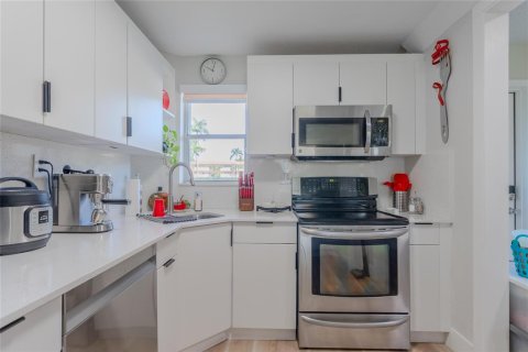 Copropriété à vendre à Pembroke Pines, Floride: 1 chambre, 74.32 m2 № 2250341 - photo 6