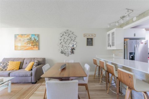 Copropriété à vendre à Pembroke Pines, Floride: 1 chambre, 74.32 m2 № 2250341 - photo 10