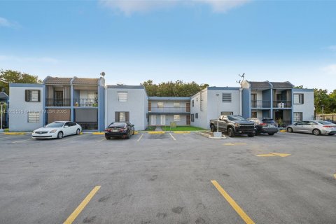 Снять в аренду кондоминиум в Майами, Флорида 2 спальни, 72м2, № 2015994 - фото 24